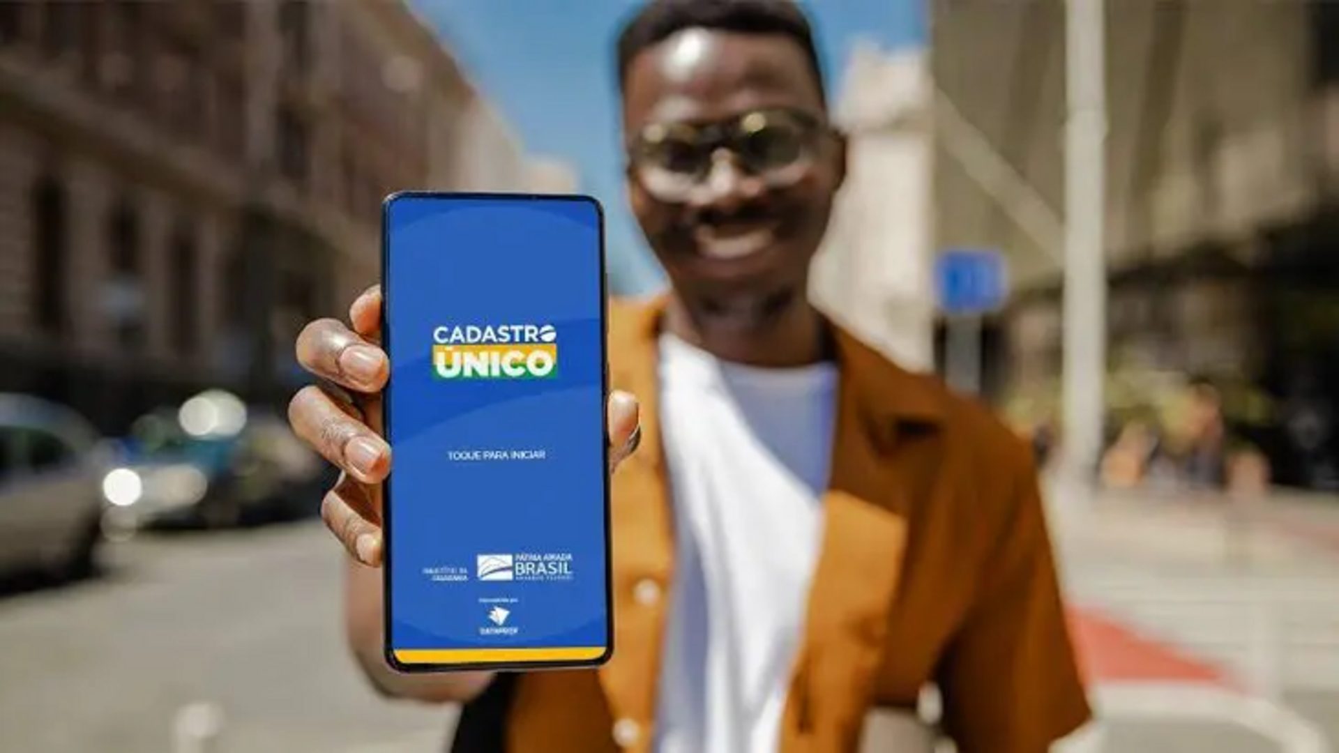 Aplicativo do CadÚnico: inscrição virtual garante benefícios sociais? Entenda