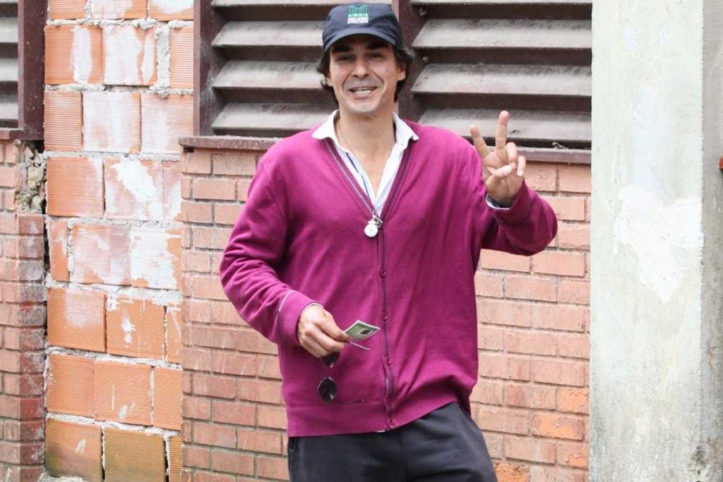 André Gonçalves votando nas eleições de 2022