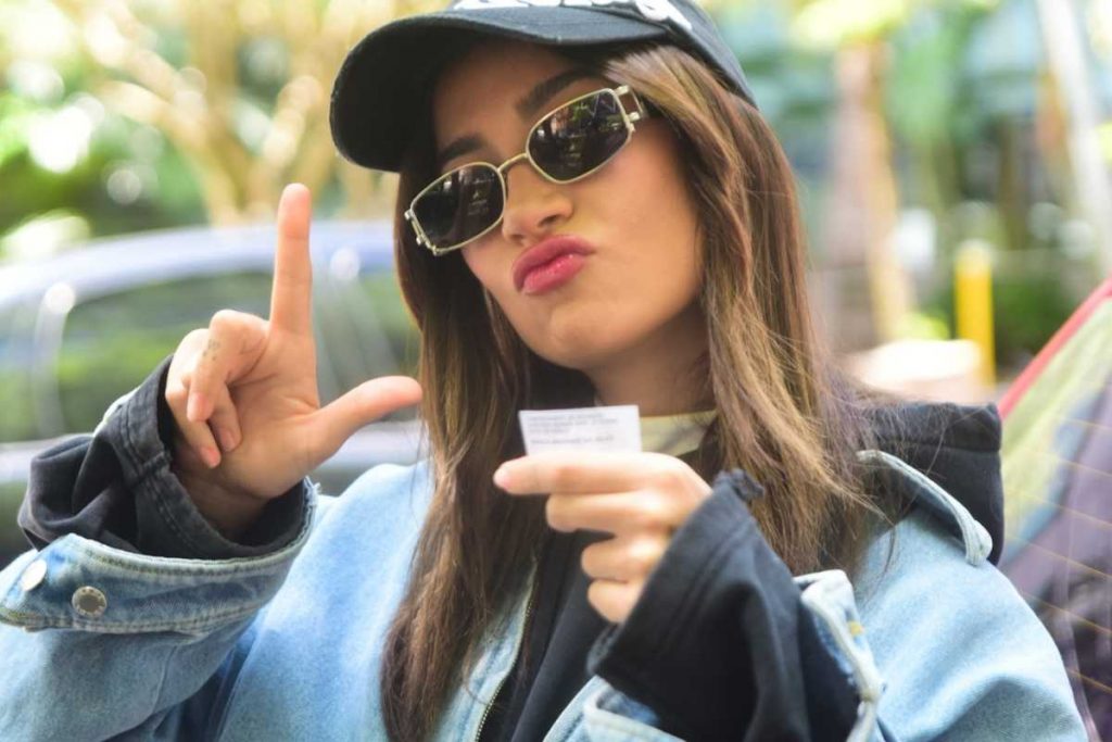 bianca andrade, a boca rosa, votando nas eleições de 2022