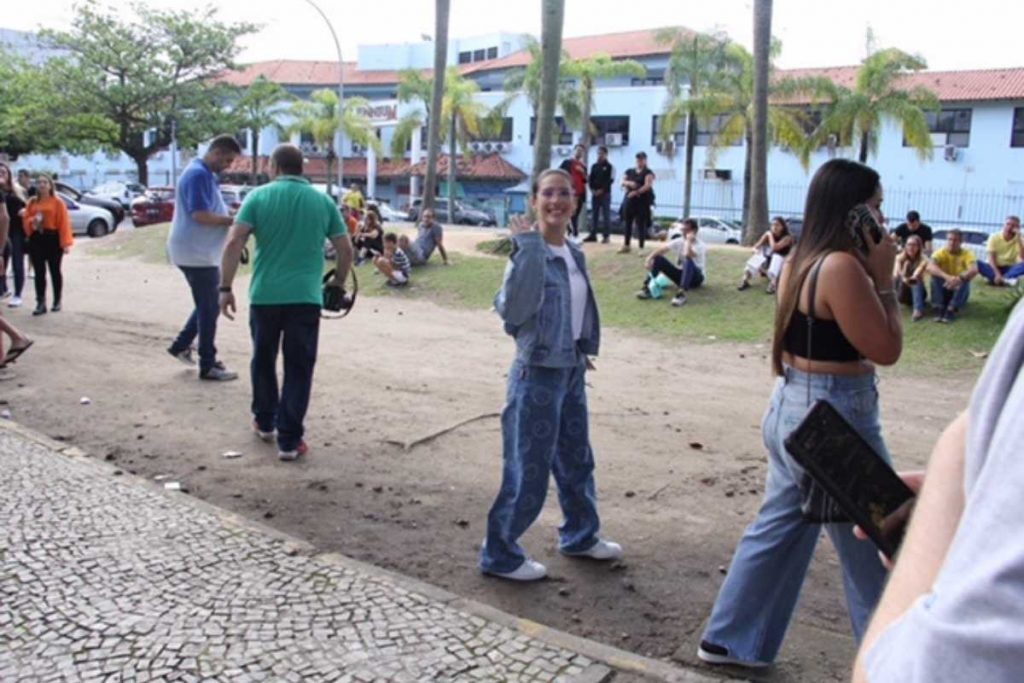 lívian aragão votando nas eleições de 2022