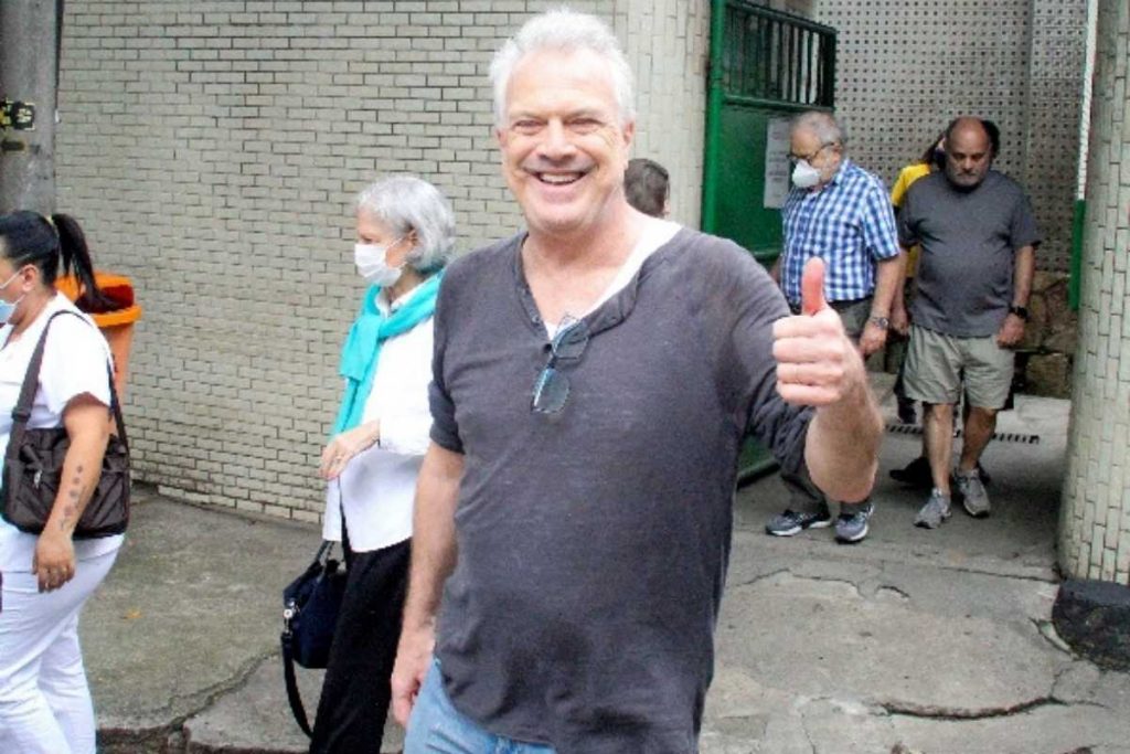 pedro bial votando nas eleições de 2022