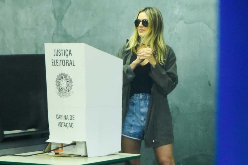 rafa brites votando nas eleições de 2022