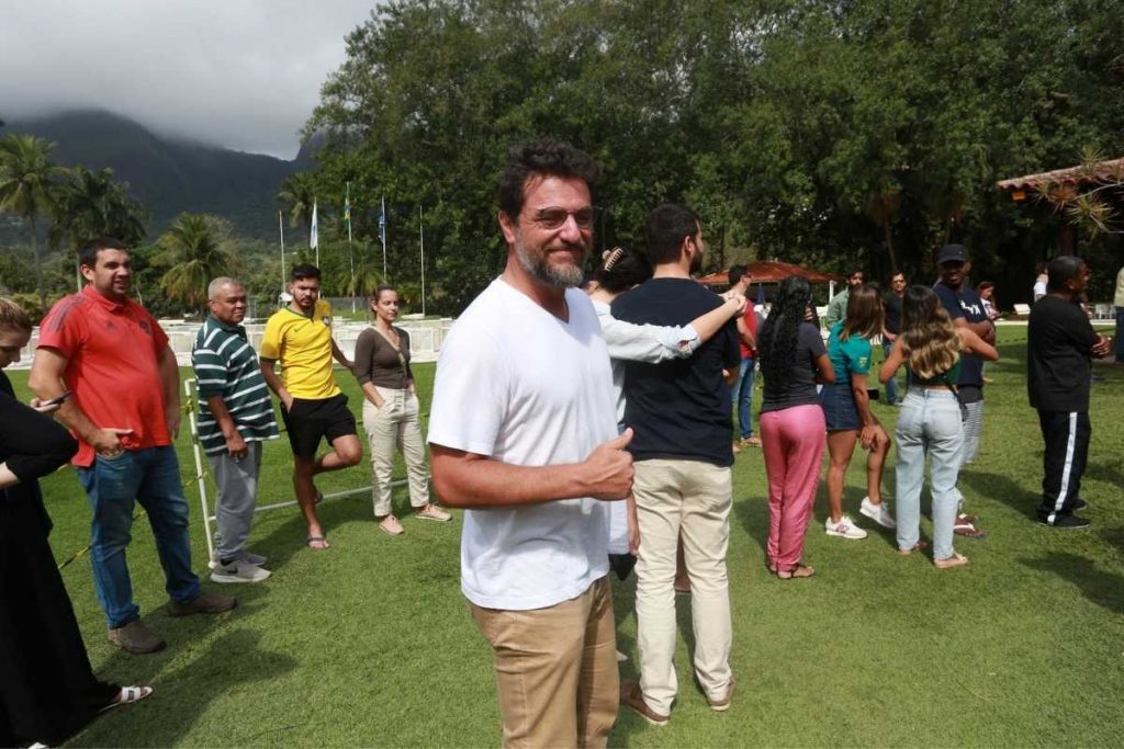 rodrigo lombardi votando nas eleições de 2022