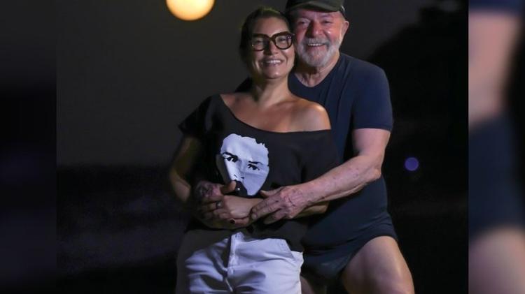 Clique viralizou nas redes sociais após Lula aparecer de sunga com Janja no ano passado - Reprodução/Twitter/@JanjaLula - Reprodução/Twitter/@JanjaLula