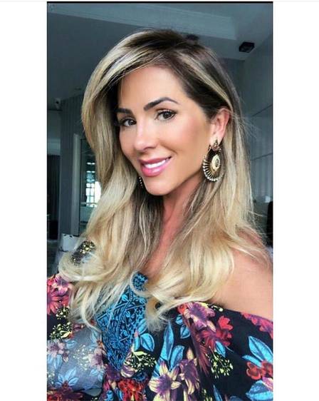 Mariane Bernardi tem 44 anos e um filho de 21
