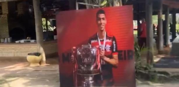 Flamengo celebra título com churrasco após festa 'extraoficial' de Gabigol – UOL Esporte