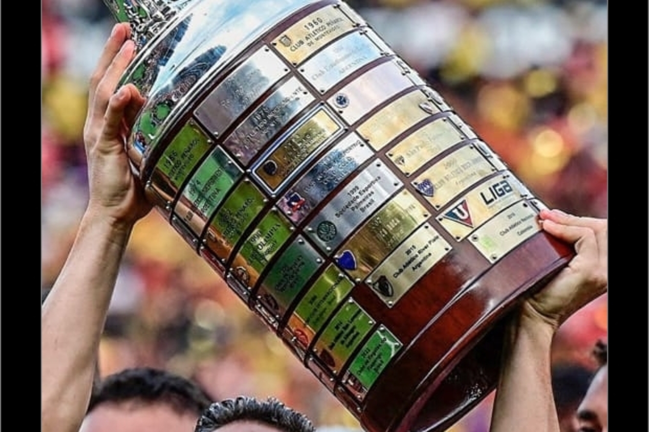Flamengo hoje: Rubro-Negro recebe taça da Libertadores com placas de cores e tamanhos diferentes; saiba o motivo – Torcedores.com