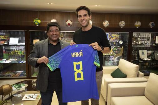 Kaká visita sede da CBF e projeta chances da Seleção Brasileira na Copa do Mundo – LANCE!
