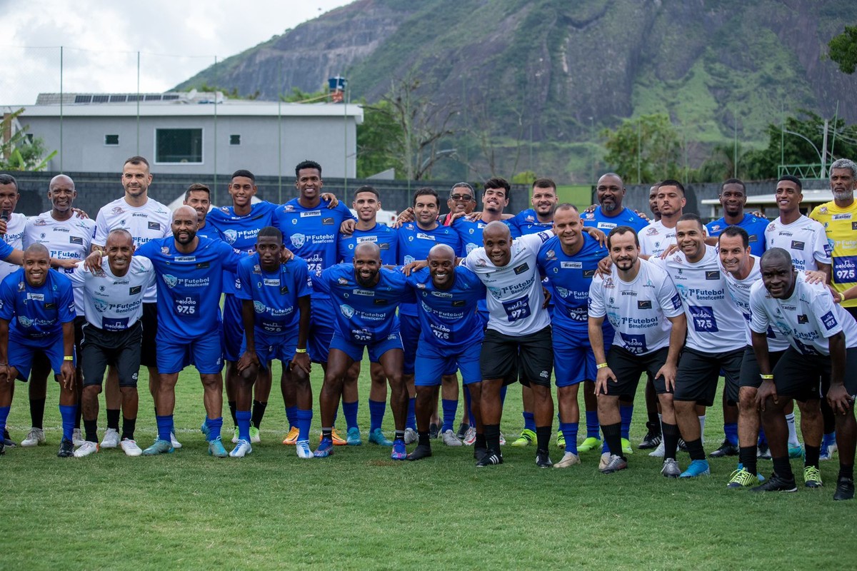 Gerente de futebol do Flamengo organiza evento beneficente e arrecada 500 kg de alimentos – Globo.com