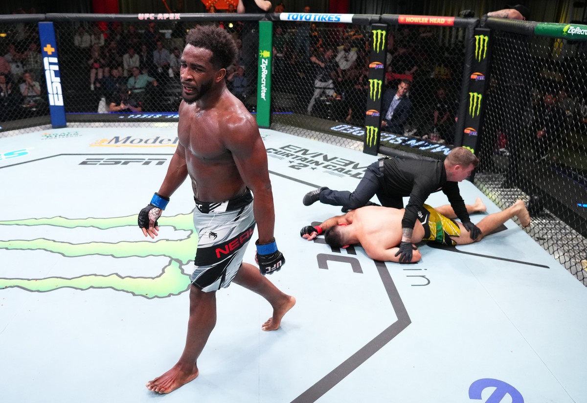 UFC: Vicente Luque sofre nocaute brutal de Geoff Neal – Globo.com