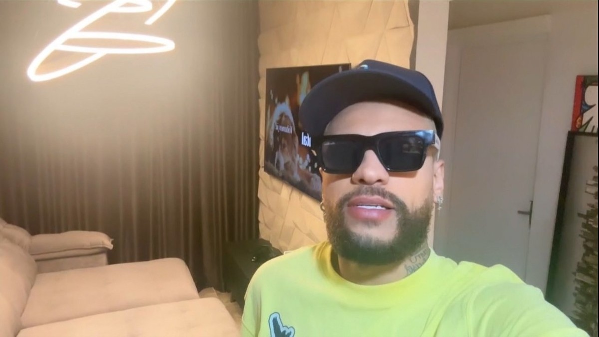 Sósia de Neymar é confundido com o craque no Catar e se diverte: 'Causei um tumultão' – Globo