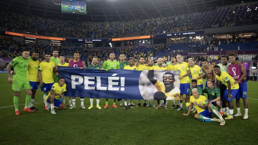 Seleção Brasileira homenageia Pelé em pós-jogo – Poder360