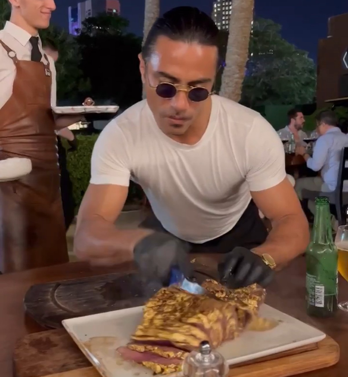 Carne folheada a ouro faz sucesso entre seleções da Copa do Mundo – Globo.com