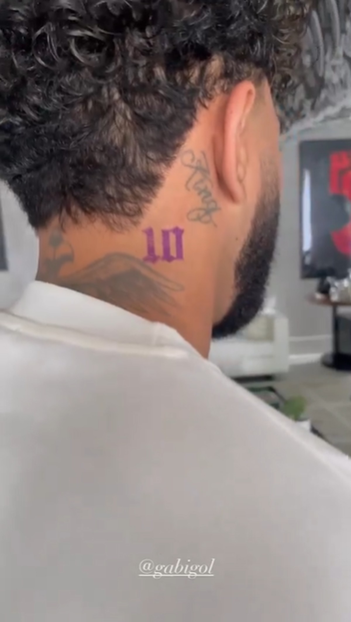 Gabigol tatua tri da Libertadores pelo Flamengo na perna e o número 10 no pescoço – Globo.com