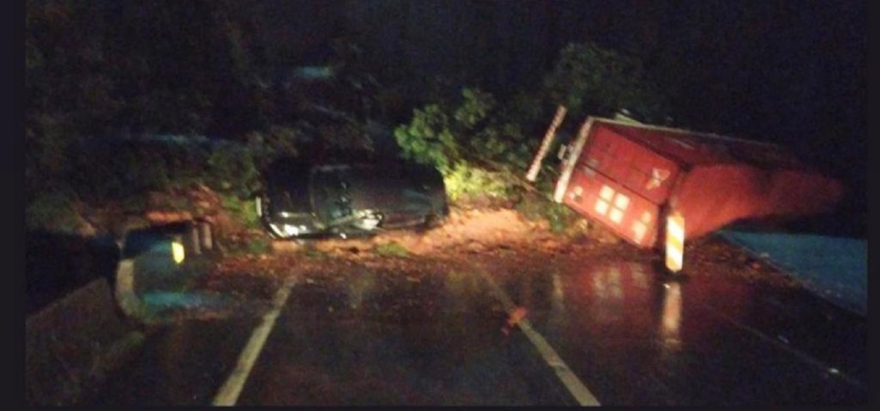 Nova queda de barreiras bloqueia totalmente BR-376 entre Paraná e Santa Catarina – RIC Mais