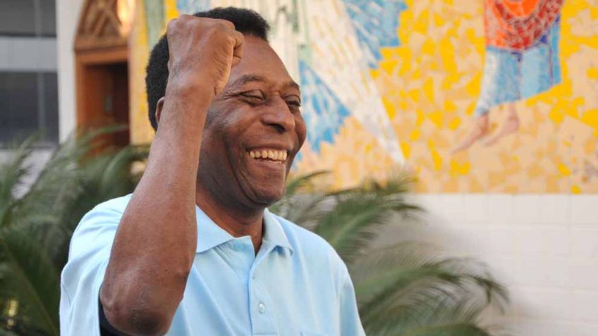 Pelé dá parabéns a Neymar por chegar a 77 gols pela seleção – Poder360