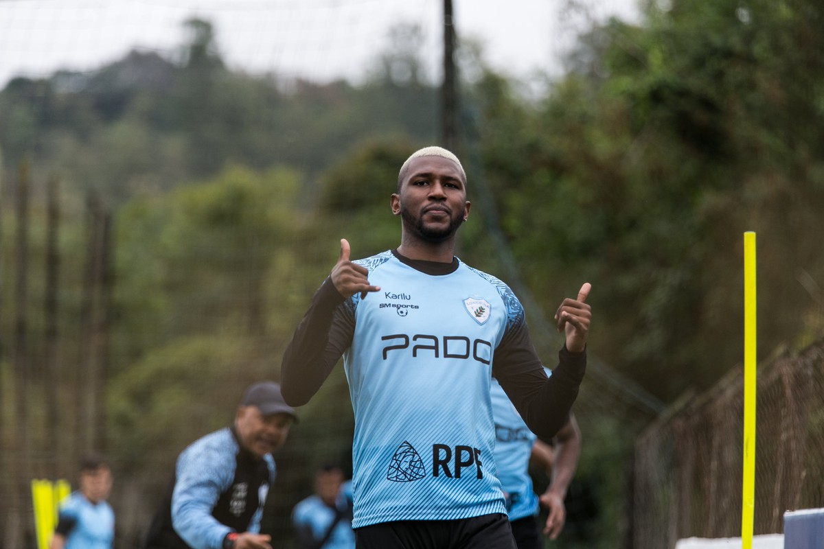 Artilheiro do Londrina na Série B, Douglas Coutinho encaminha acerto com a Ferroviária – Globo.com