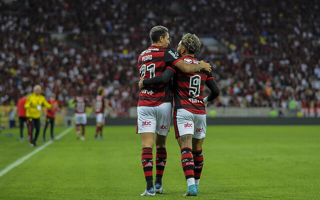 Em busca de reforços, Flamengo tem 7 atacantes no elenco para … – Coluna do Fla