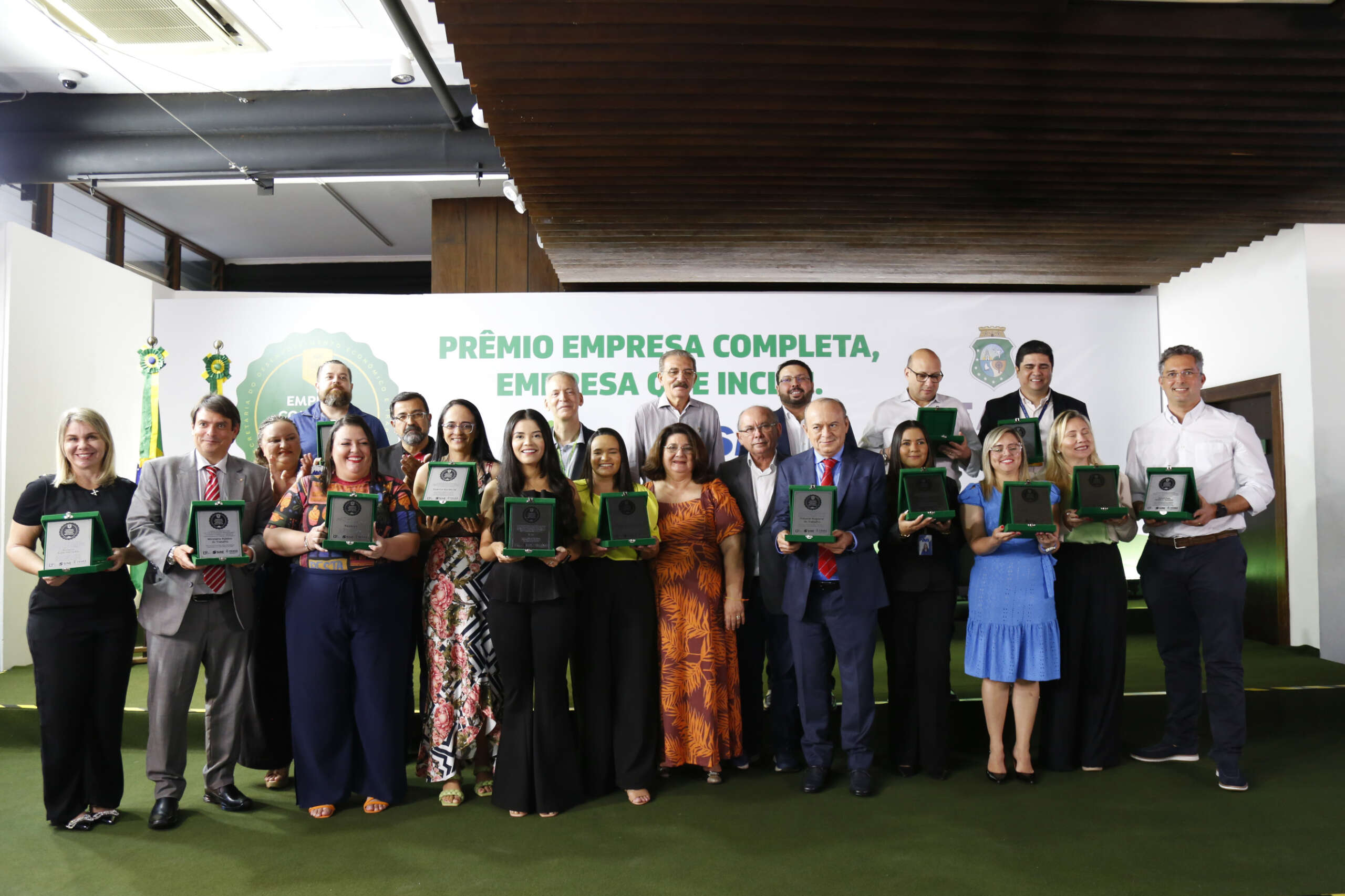 Governo do Ceará homenageia as empresas que mais contrataram … – Governo do Estado do Ceará
