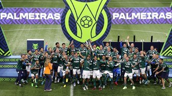 Palmeiras levanta a taça do Brasileirão 2022: confira as fotos – R7