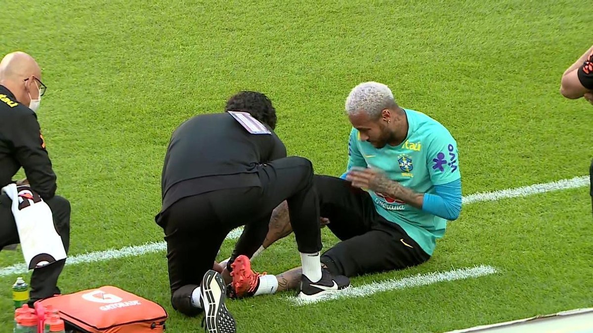 Neymar leva pisão, deixa treino da seleção brasileira e vira dúvida para amistoso contra a Coreia – Globo.com