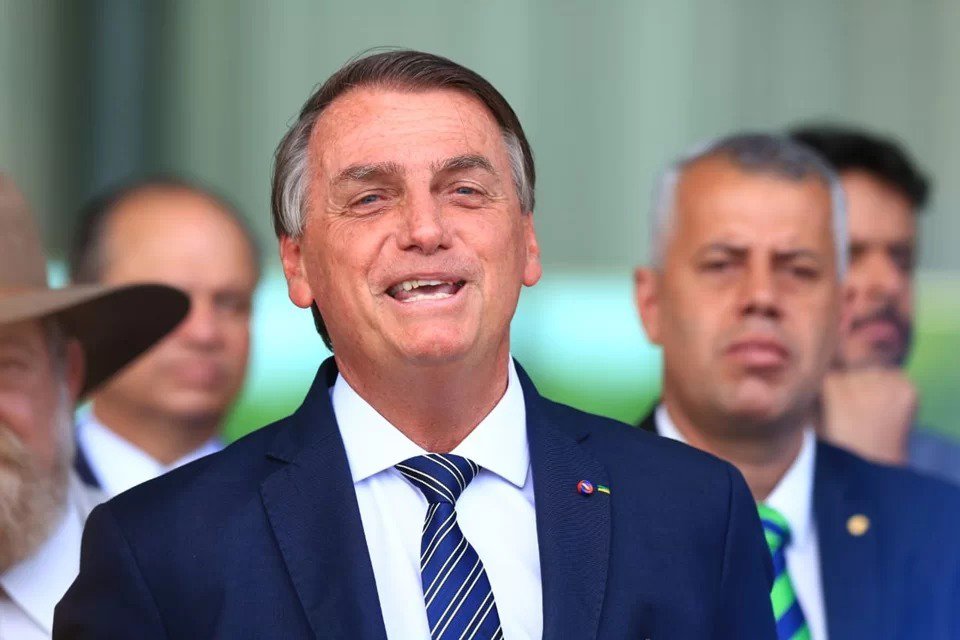 Última refeição de Jair Bolsonaro como presidente teve pernil de 14 kg – Metrópoles