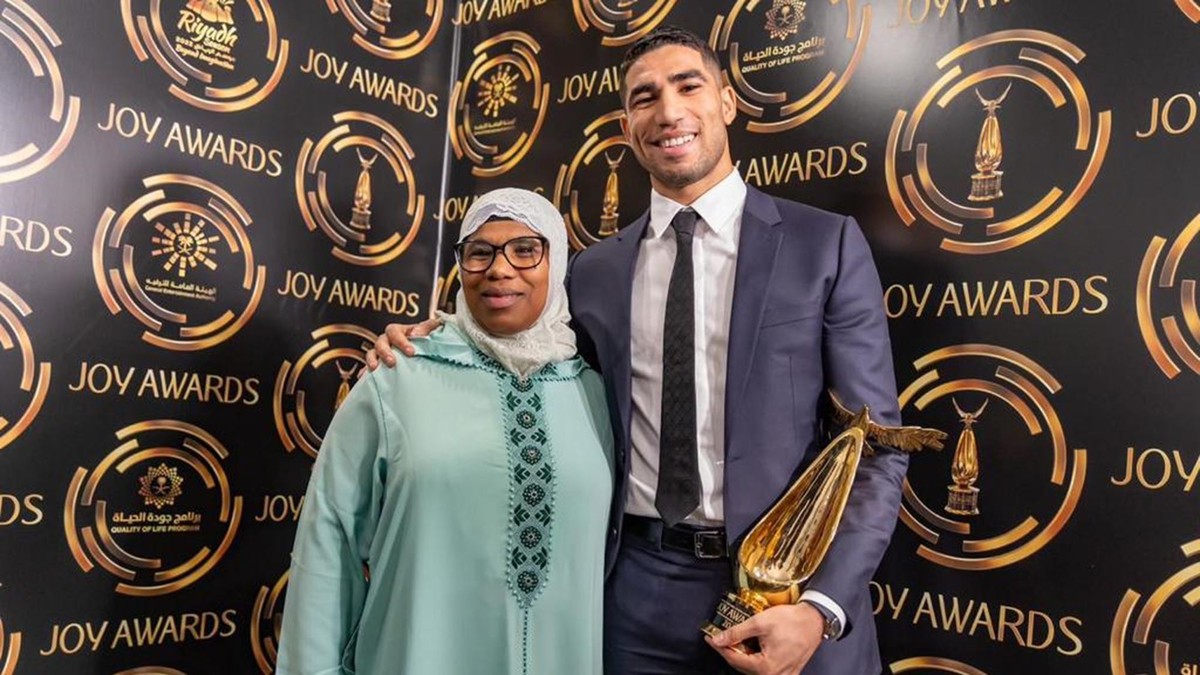 Hakimi, do PSG, recebe prêmio de melhor esportista árabe de 2022 – Globo