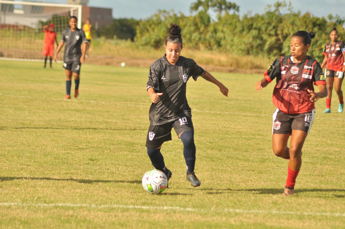 Artilheira do futebol feminino em 2022 na Paraíba, Laura, do VF4, festeja: "Frutos do meu esforço" – Globo.com