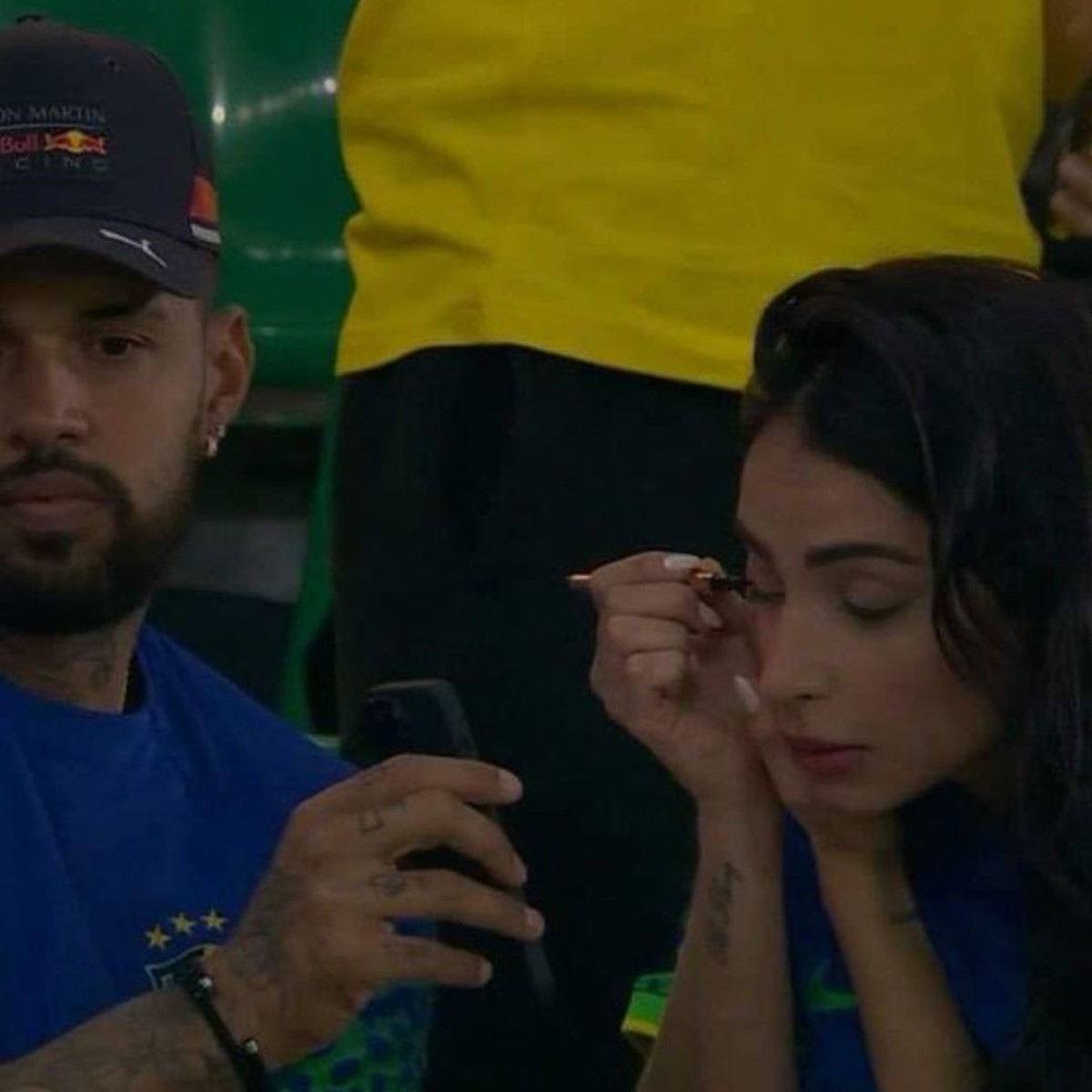 Após viralizar em jogo do Brasil, amiga de Neymar explica 'encarada' no namorado – QUEM Acontece