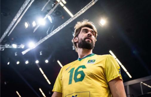 Destaque da Seleção Brasileira de vôlei, Lucão é punido por gesto obsceno no Mundial – LANCE!