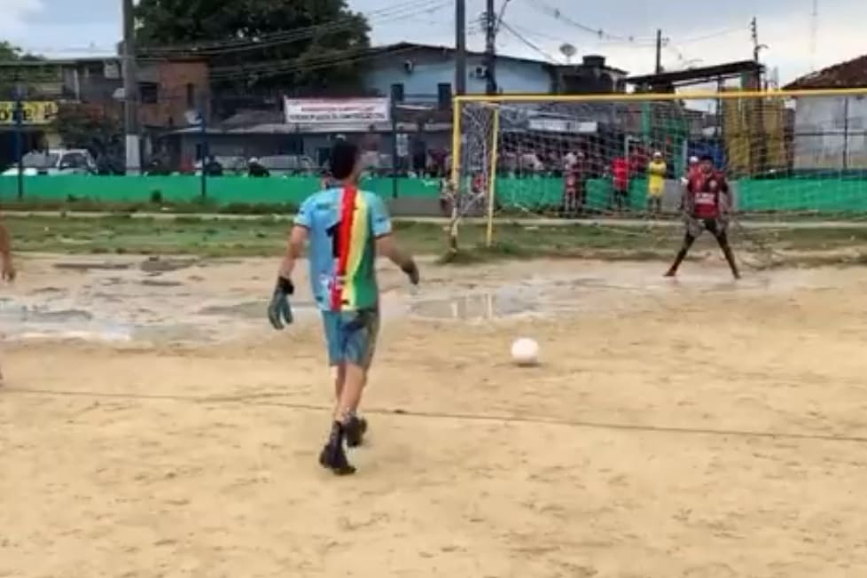 Transmissão ao vivo mostra grupo invadir jogo de futebol e matar três no AM – O Tempo