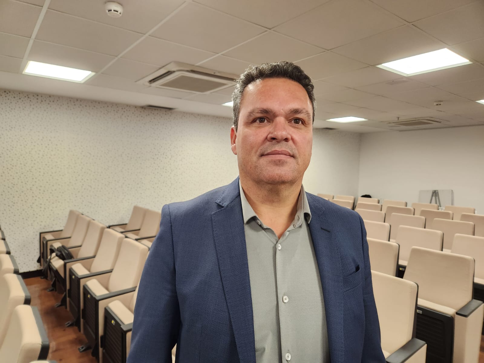 Adson Batista diz que é "uma vergonha" o que fizeram com os … – Sagres Online
