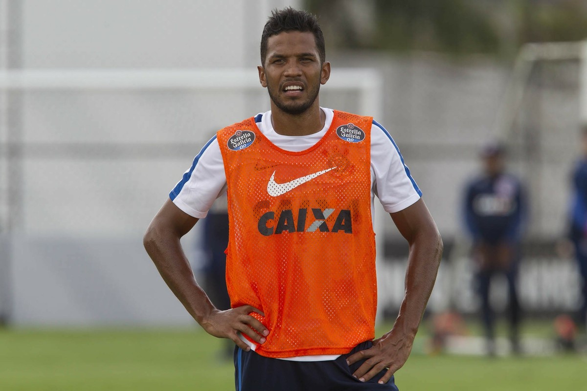 Yago, campeão brasileiro com o Corinthians em 2015, anuncia a aposentadoria aos 30 anos – Globo