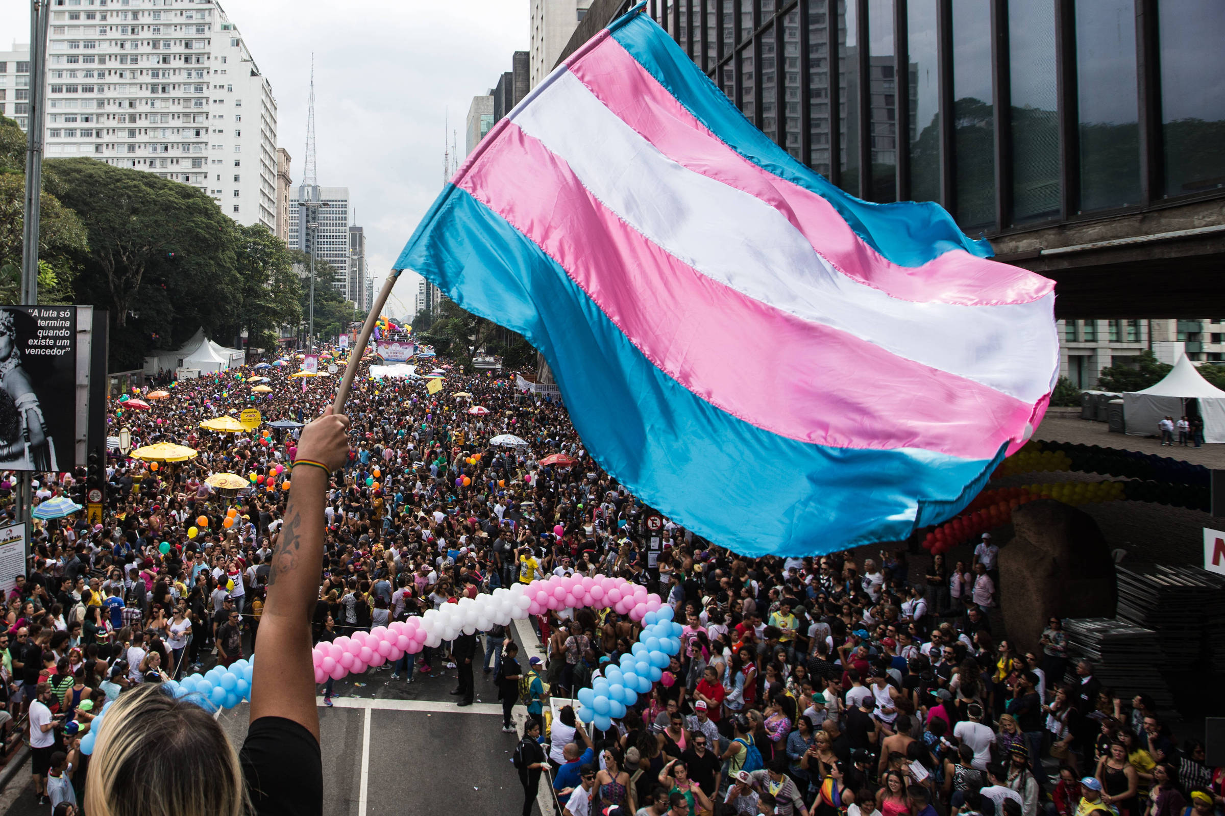 Nós, travestis e transexuais: do estigma à admiração – UOL