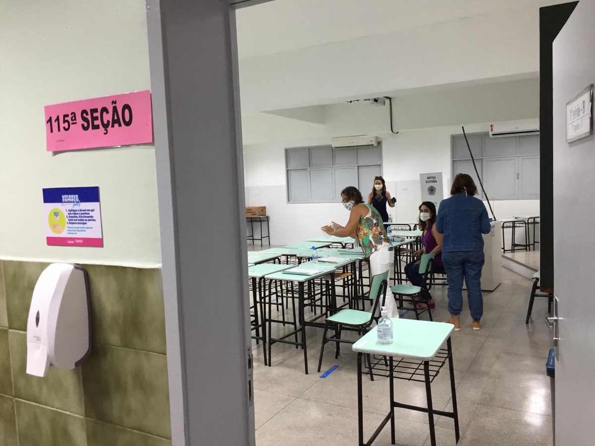 Eleições 2022: maioria dos mesários é de solteiros, com ensino superior completo, de 35 a 39 anos e mulher – Globo.com