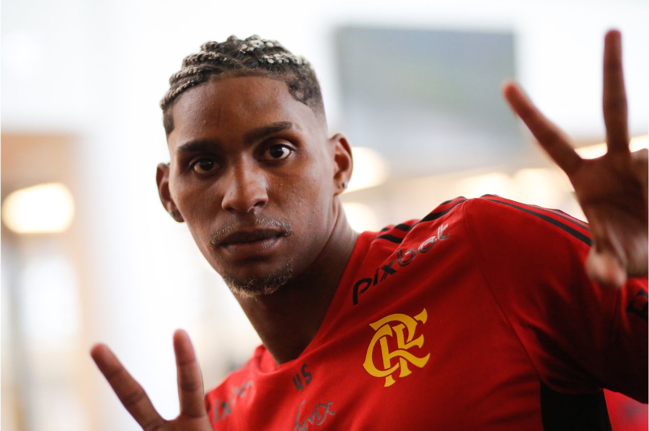 O drama de Hugo Souza: por que é tão difícil para o goleiro do Flamengo encontrar um time? – Torcedores.com