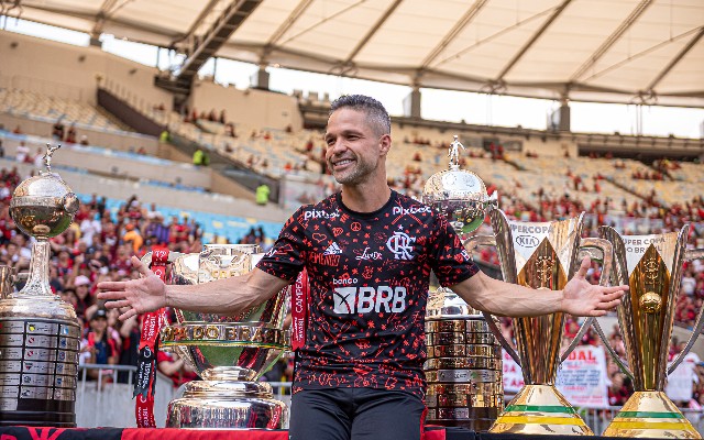 Ex-Flamengo, Diego enfrentará Falcão em disputa ‘Rei dos Dribles’ – Coluna do Fla
