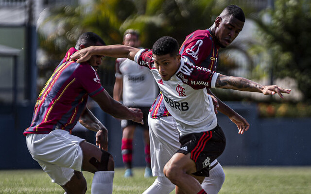 Flamengo divulga ação de meia-entrada solidária para jogo contra Madureira no Espírito Santo – Coluna do Fla