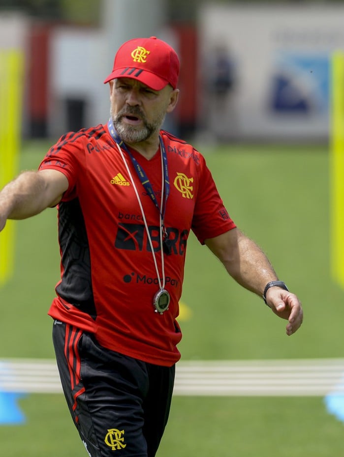 Vítor Pereira decide antecipar estreia do elenco principal do Flamengo no Cariocão – O Dia